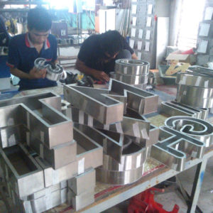 Làm biển quảng cáo chữ nổi