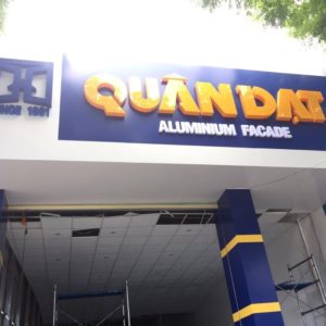 Làm biển hiệu quảng cáo